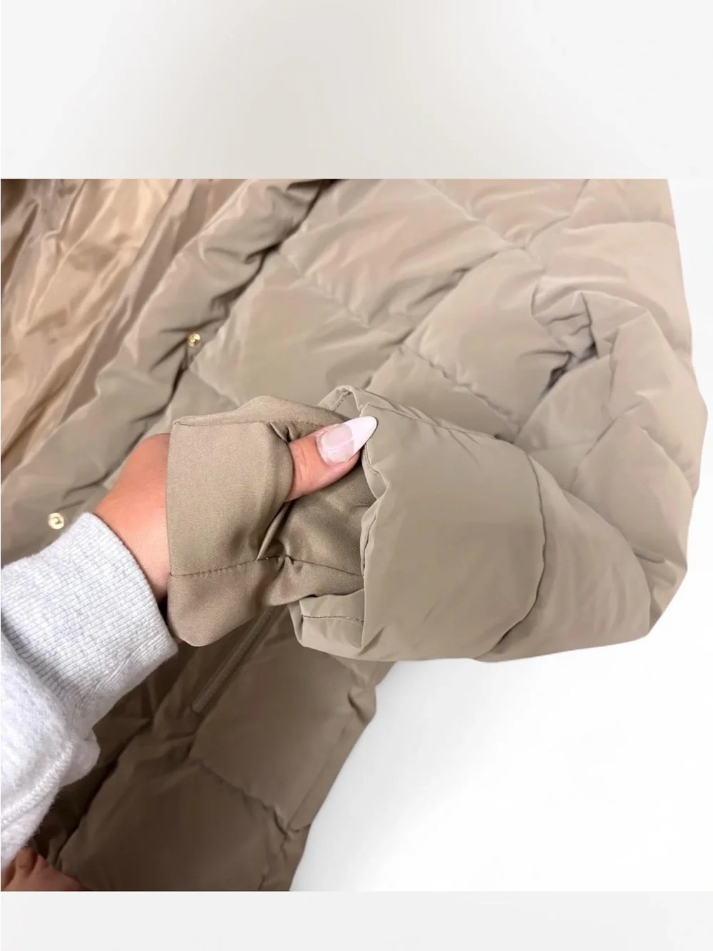 Michael Kors Quilted Puffer Coat with Hood in Taupe with Gold Zippers Size L NWT